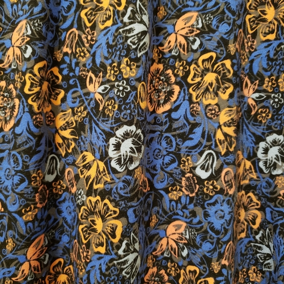 Large Lularoe Randy. - Picture 2 of 2